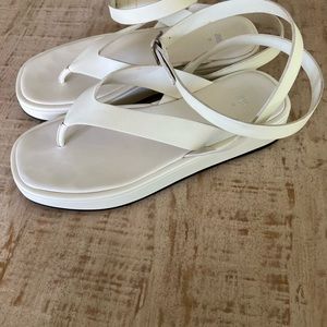ZARA ANKLE WRAP AROUND SANDALS
